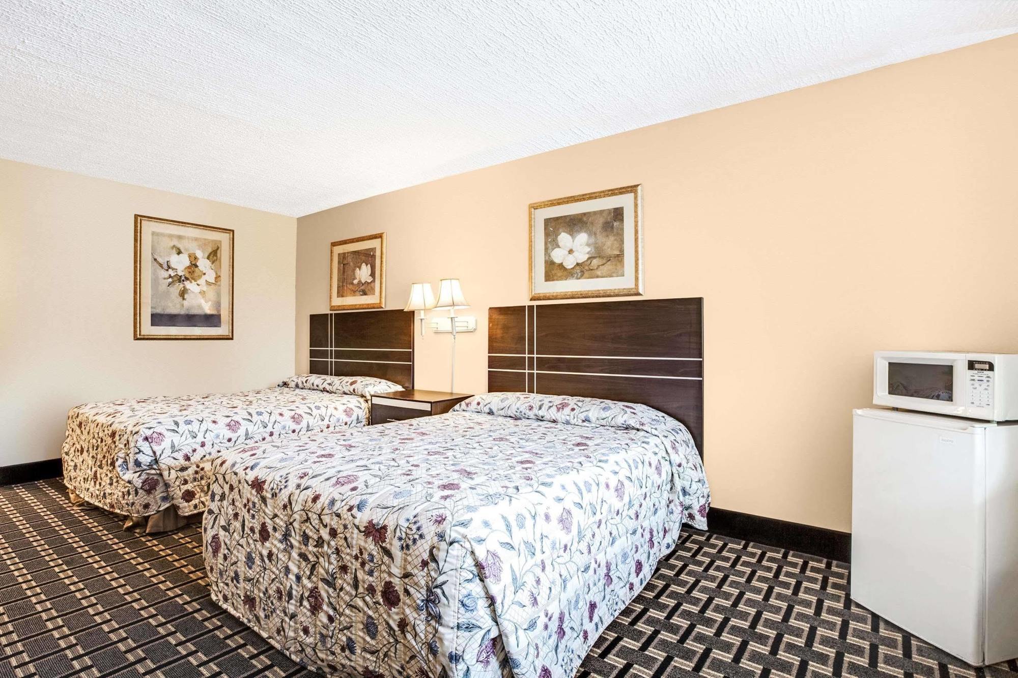 Knights Inn Mount Laurel Bagian luar foto